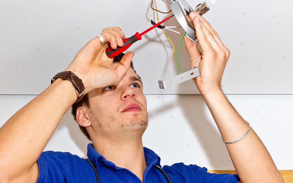 besoin d'un électricien Paris 17
